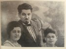 Мария Семёновна, Александр Артемьевич и их приёмный сын. Отец мальчика - старший брат АА Иосиф Артемьевич Бекзадян, врач, погибший в марте 1919 года при ликвидации эпидемии тифа на Северном Кавказе.