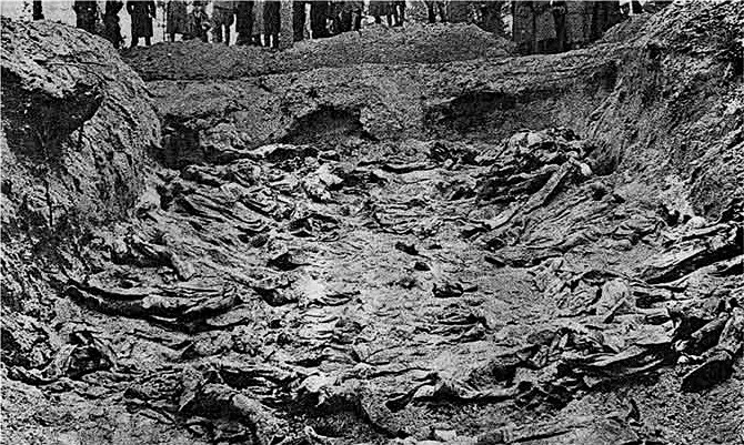 Катынский расстрел (польск. zbrodnia katyńska — «катынское преступление») — массовые убийства польских граждан (в основном пленных офицеров польской армии), осуществлённые весной 1940 года сотрудниками НКВД СССР.