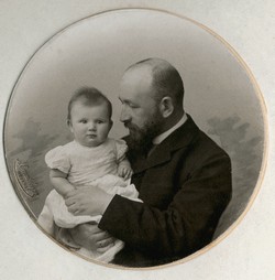 А.Д.Самарин с дочерью Лизой, 1905 год. (Фотографии из семейного архива).