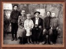 Петкилев Федор Дорофеевич с женой Анной Семеновной, дети Василий, Михаил, Соня и отец Анны — Филин Семён