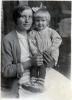 Прокина (Лемайкина) Любовь Сергеевна с дочерью, 1942 год