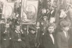 Детдомовцы на демонстрации (Волга - вторая справа), 1945 г., Городец