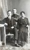 1915. С семьей старшего брата