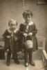 Сёстры Ангелина и Неля Бушуевы. 1937 год. Этот снимок их мама – Зинаида Максимовна – передала арестованному мужу во время свидания в тюрьме.
