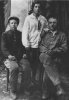 На фото приблизительно 1930 года слева направо: Мазур Иван, Мазур Марфа и Мазур Игорь.